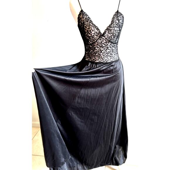 VTG 70s Nightgown Black Lace Bodice Long Maxi Glam Whimsygoth Romantic Flowy USA - Picture 1 of 16